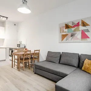 Chill Airport Apartamento Varsovia